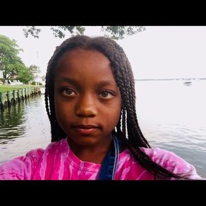 Meet your Posher, Avery